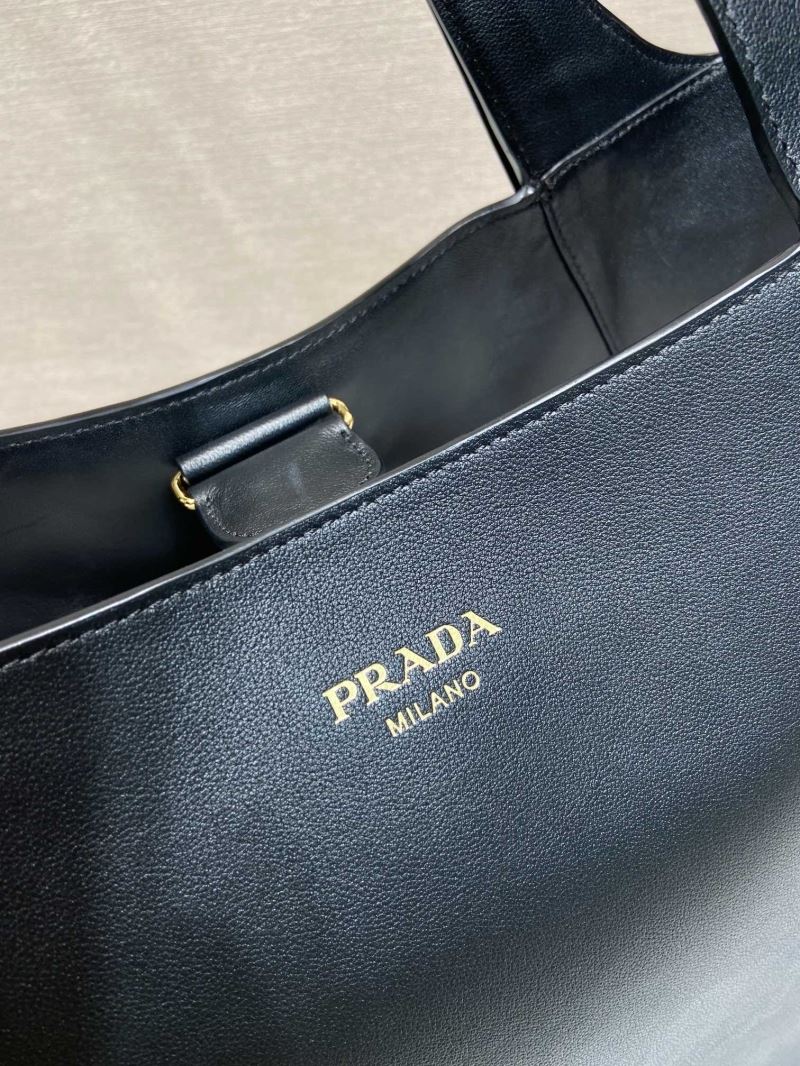 Pra*a tote bags